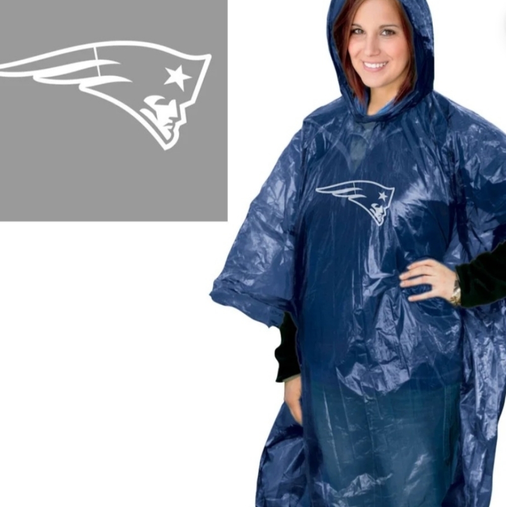 New NFL New England Patriots Team Adult Rain Poncho One Size Blue Lightweight